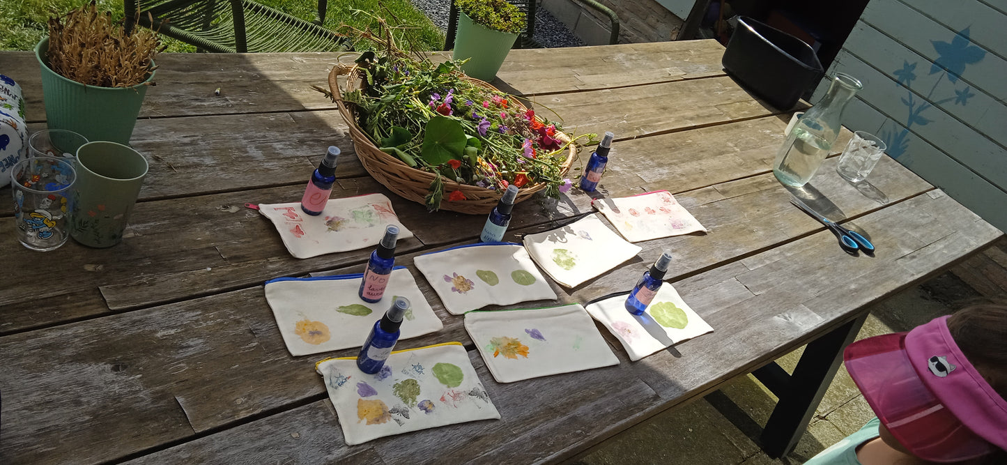 verbindende ouder-kind workshop: eco-printen op turnzak of toilettas